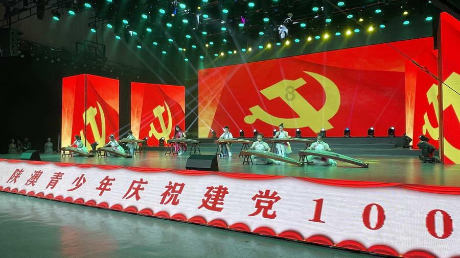 我的男朋友喜欢上了自己的亲姐姐我该怎么办？ 我真的快崩溃了 谁可以告诉我怎么办